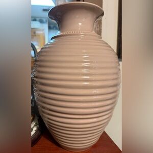 Elegant Ribbed Ceramic Vase in Soft Beige